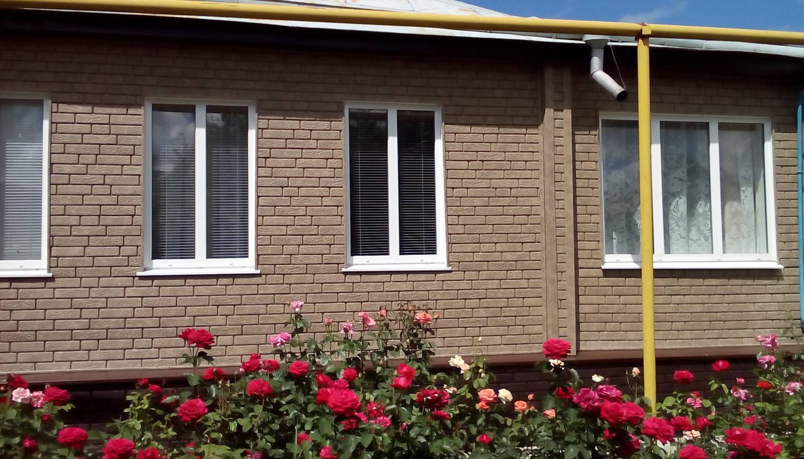 Кирпич бежевый 